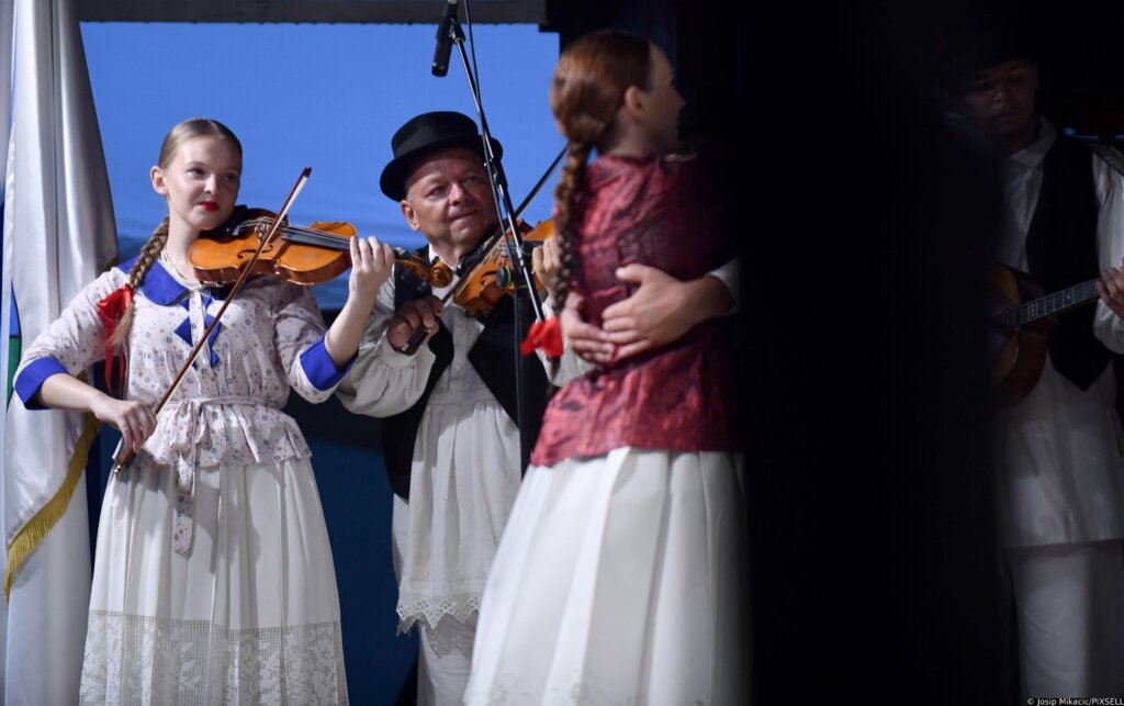 Vrbovečka glazbena razglednica