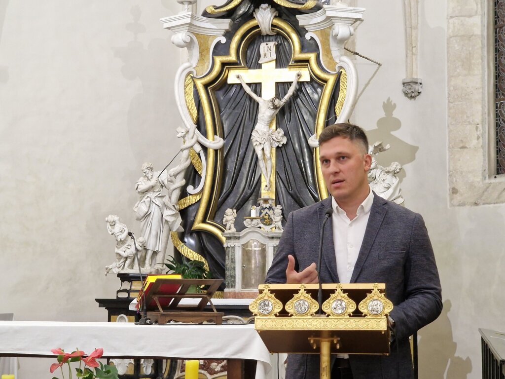 01 Davor Trbušić Drži Predavanje