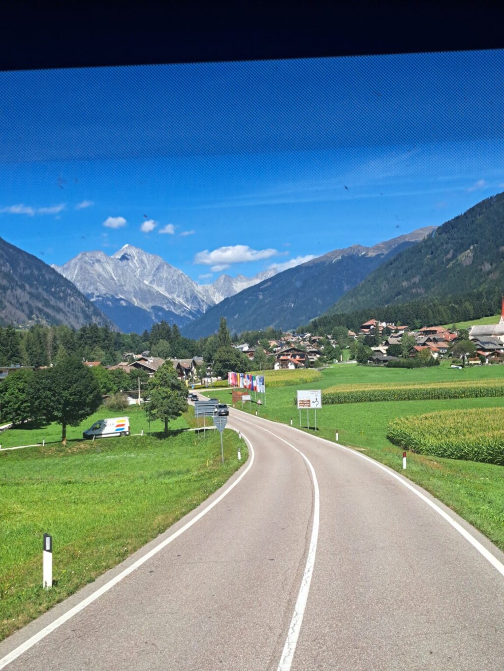 20250903 142956 1152x1536