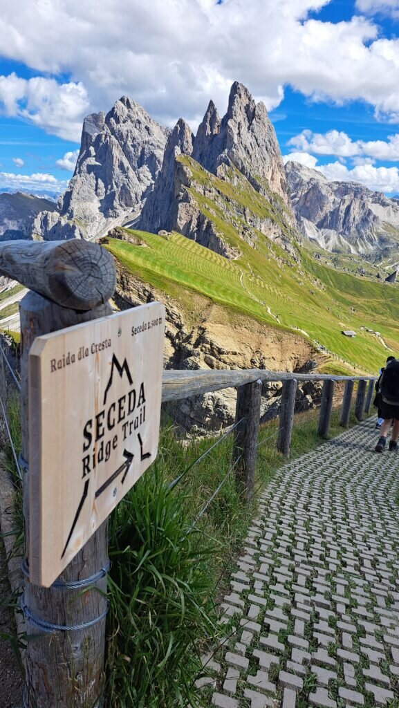 20250904 125418 577x1024