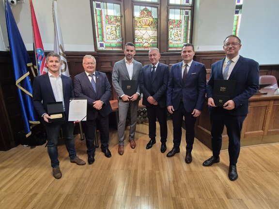 20250918 122129.jpg 648x432 Q85 Subsampling 2