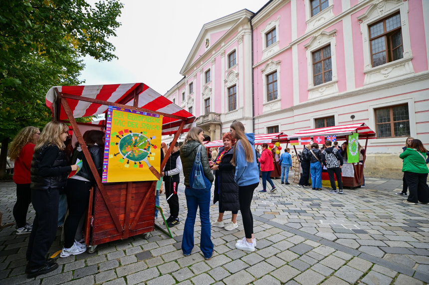 260925 Dan Jezika10pg