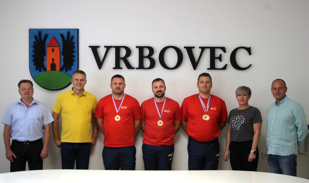 Gradonačelnik Denis Kralj održao svečani prijem za članove Streljačkog kluba „Trap“ Vrbovec