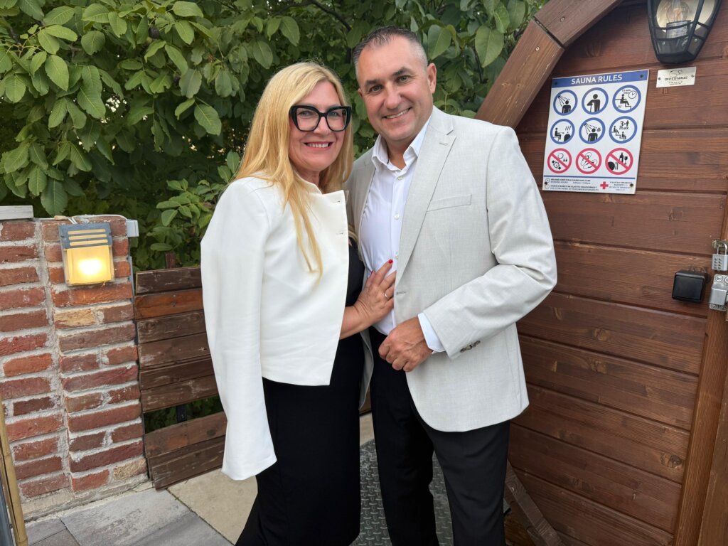 2d9af446 Eef9 4c3e B6a4 50270e05b671