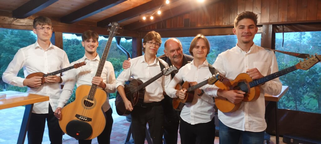 366eef8d 6214 455a B14a B731a30f4c4d