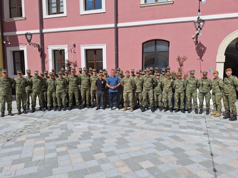 Pripadnici 2. oklopno-mehanizirane bojne Pume posjetili varaždinsku Županijsku palaču