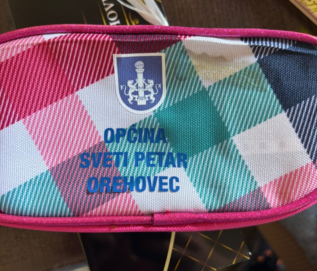 [FOTO]  Prvi dan škole u Svetom Petru Orehovcu obilježile čokolade i prljave pernice