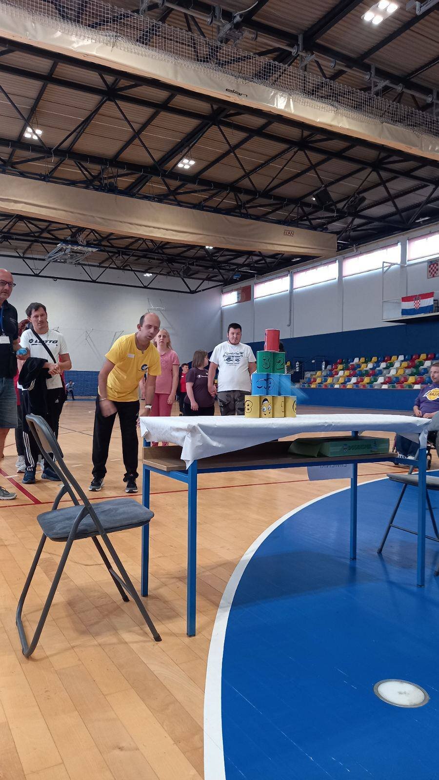 546583183 24247291174956292 8484985791103985794 N