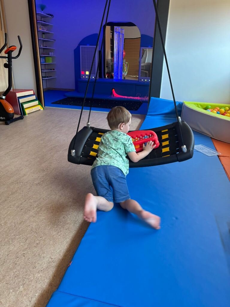 550377145 1240564554780273 740133379360502708 N