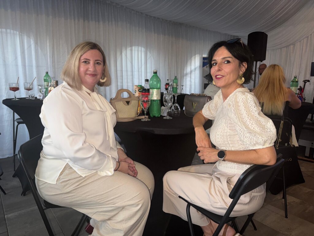 6d529d10 91ef 4ed2 9eed E97cbbea3357