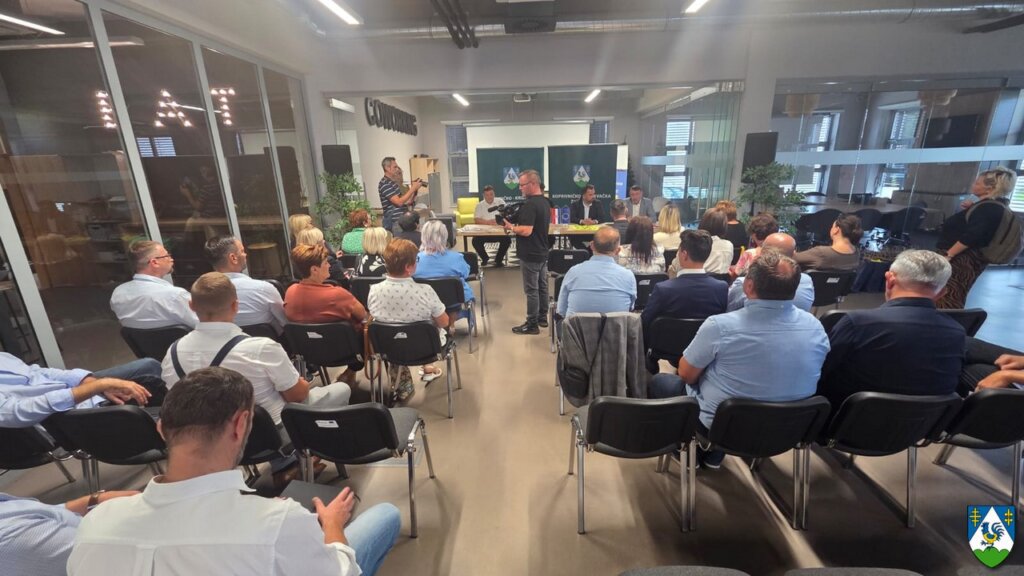 7f9ea8a7 86cd 4006 Acb3 5abf96febf9b