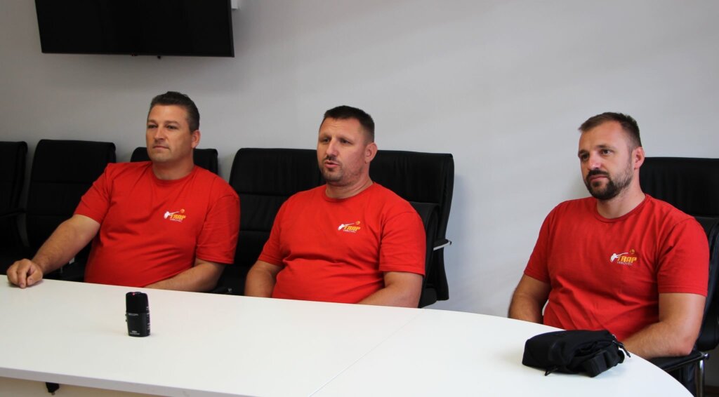 8310a205 5790 404e B644 F7a4ab3d79a1