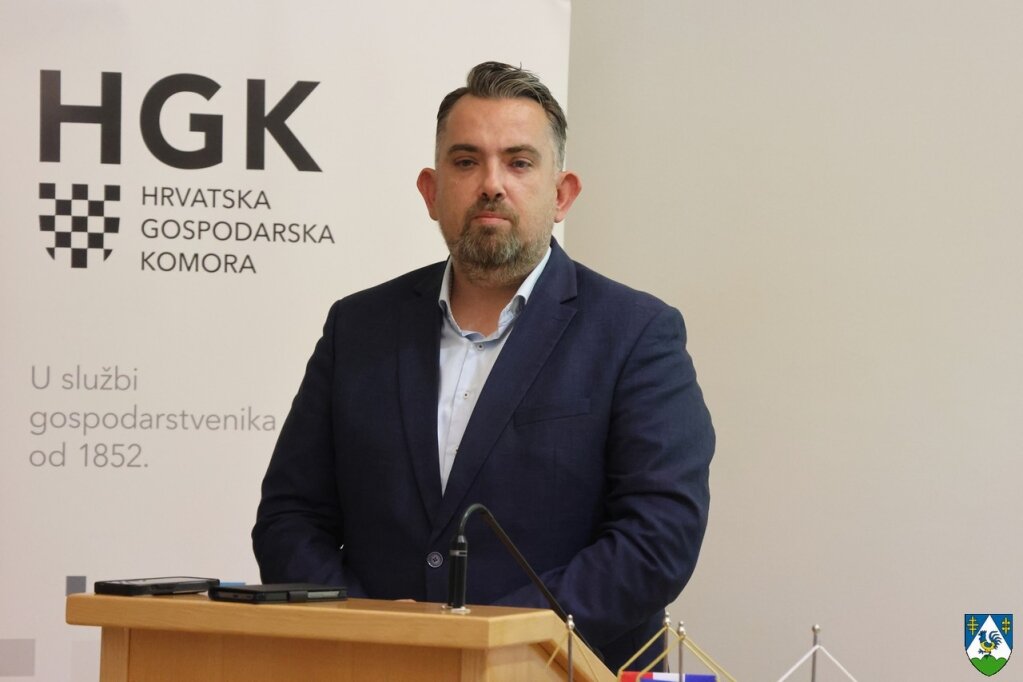 Cn9a2300 1024x682 Equal