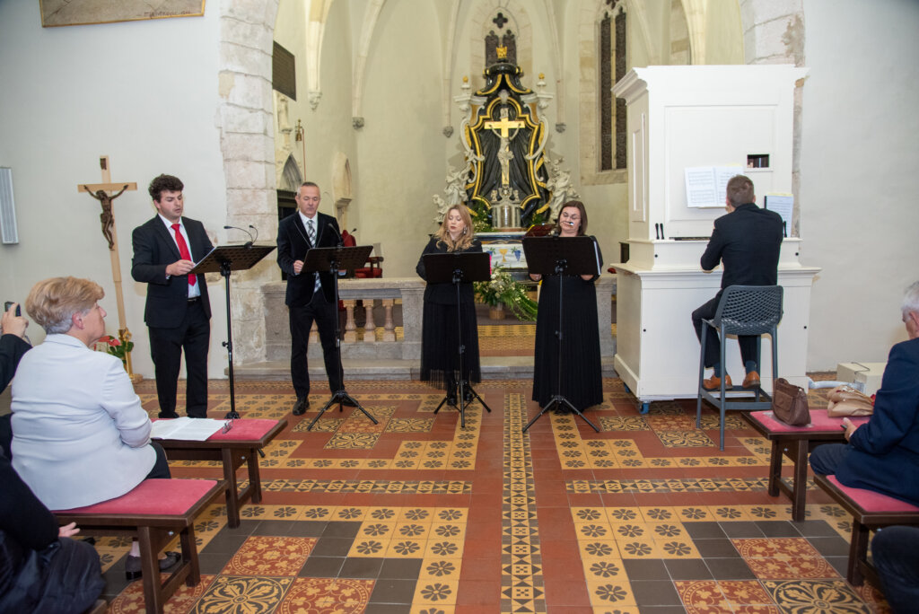 [FOTO/VIDEO]  Ansambl Projekt Lazarus održao koncert u Križevcima