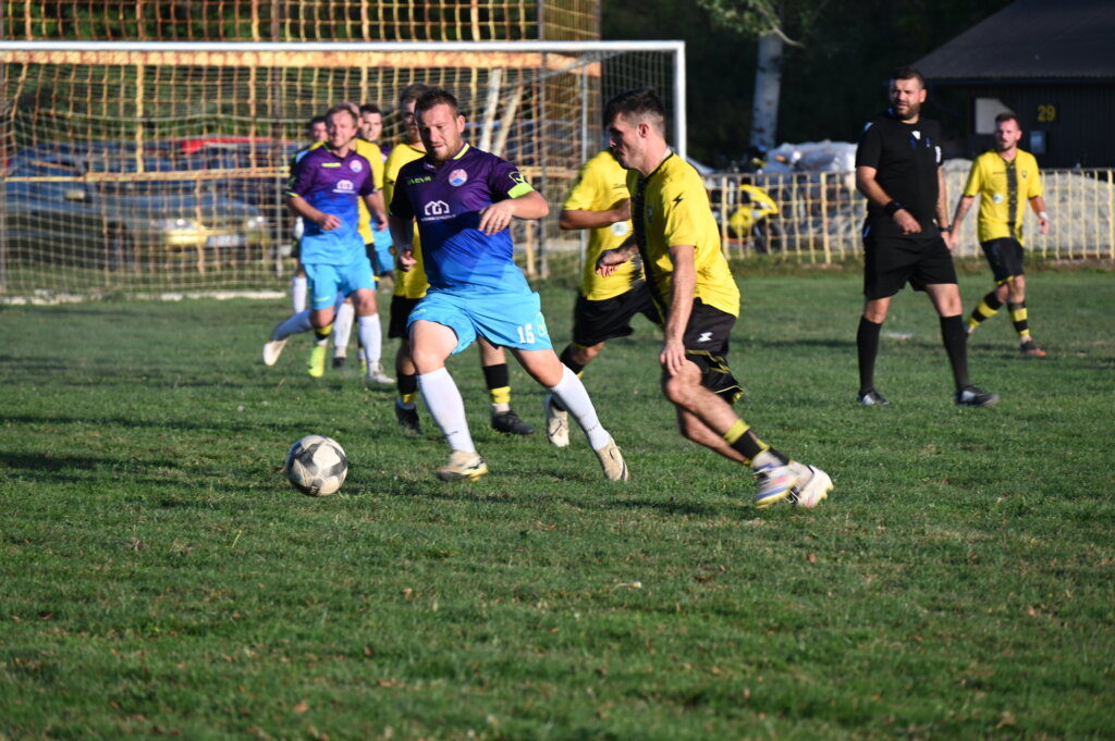 NOGOMET – 3. ŽNL Radnički poražen pred svojim navijačima