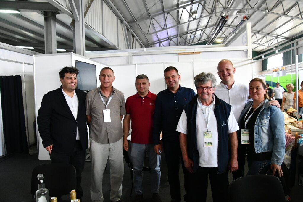 [FOTO] Izlagači iz Koprivničko-križevačke županije predstavljaju se na 32. Jesenskom međunarodnom bjelovarskom sajmu