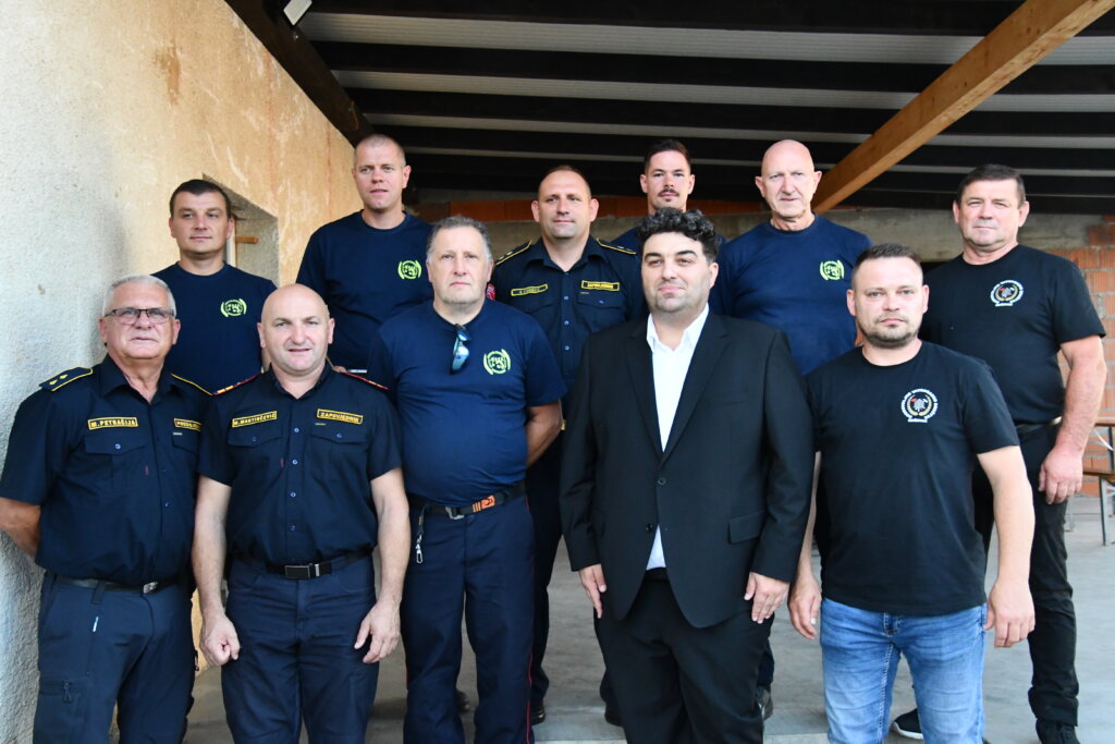 [FOTO/VIDEO] Francuski GSCF darivao vrijednu opremu DVD-u Ruševac, a u najavi je i navalno vozilo