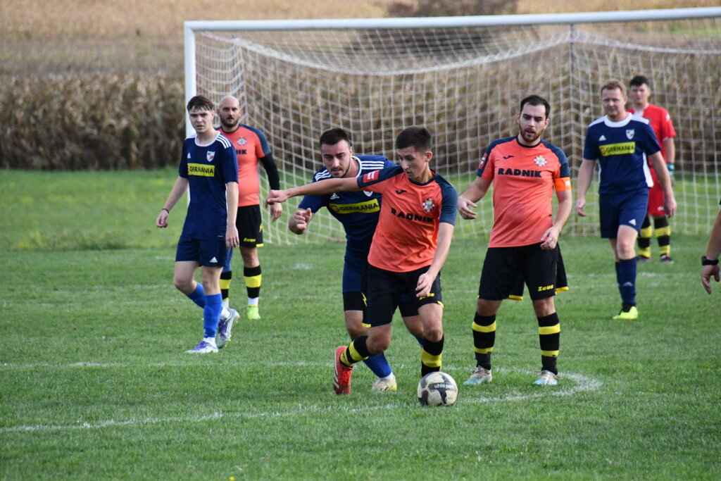 NOGOMET – 3. ŽNL Dragovoljac pobijedio Radnički, hat-trick Nikole Pacura