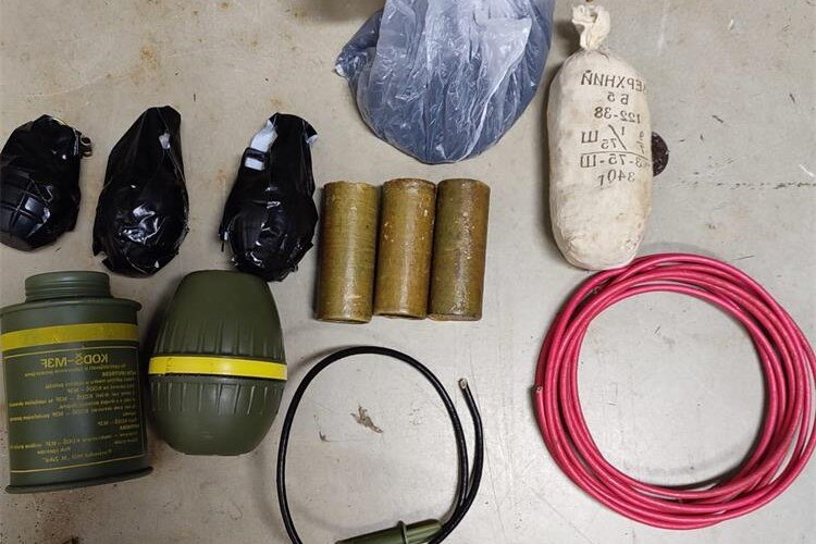 Policiji predao tri ručne bombe, eksploziv i druga eksplozivna sredstva 