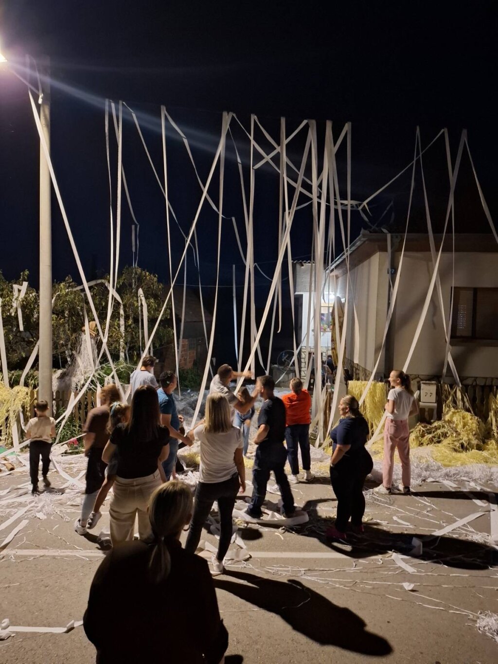 [FOTO/VIDEO] Zabijelilo se u rujnu, cijelo selo je na nogama