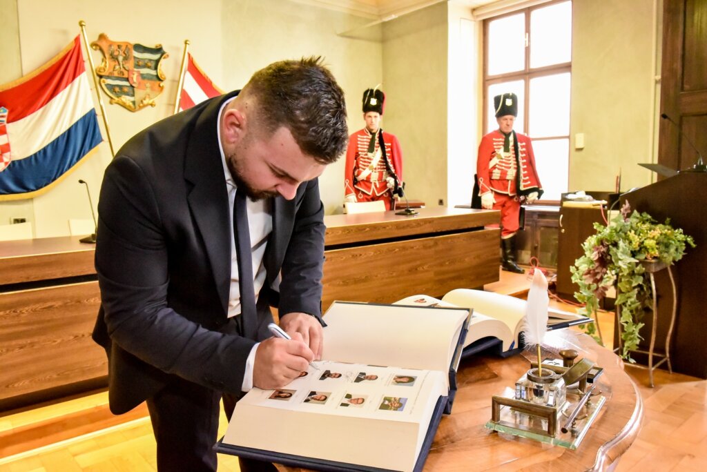 Knjiga Instalacija (9)