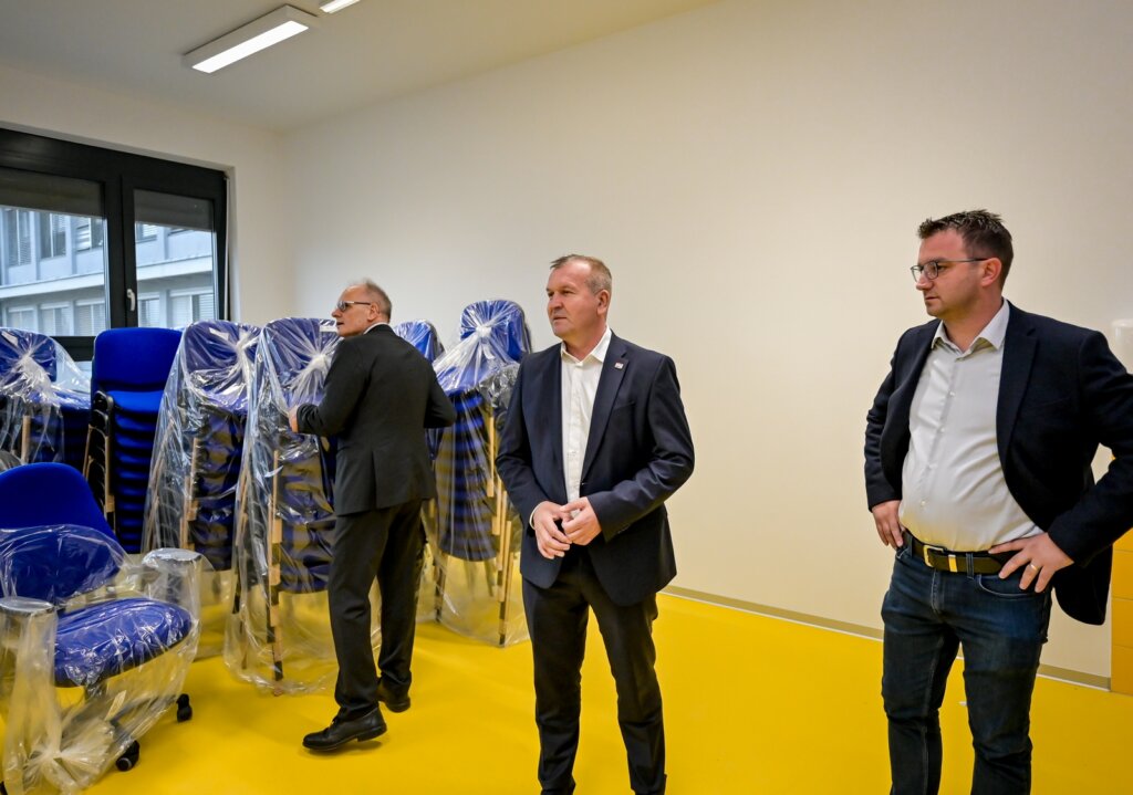 [FOTO] Dovršena dogradnja OŠ Ivana Kukuljevića Sakcinskog u Ivancu, učenici uskoro u jednoj smjeni