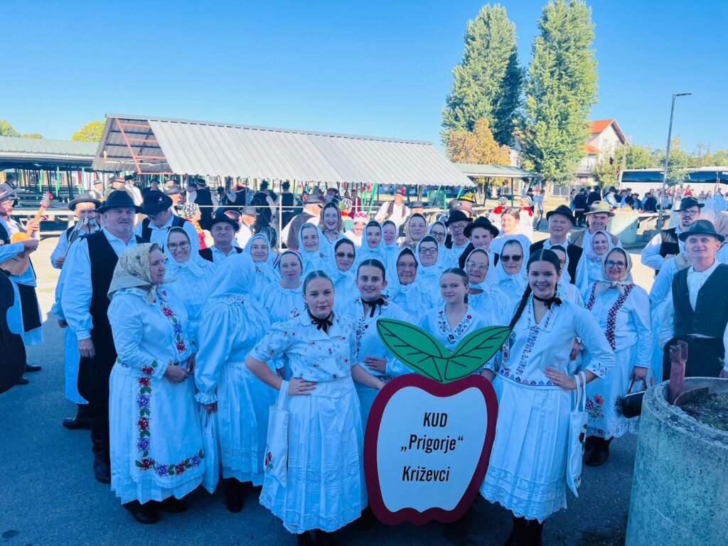 [FOTO] KUD „Prigorje“ Križevci ponosno sudjelovao na 60. jubilarnim Vinkovačkim jesenima