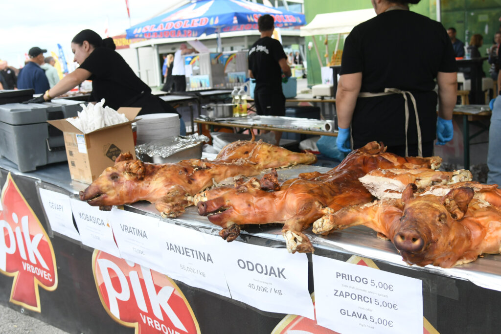 [VIDEO] Kilogram odojka u Gudovcu 40 eura, janjetine 55