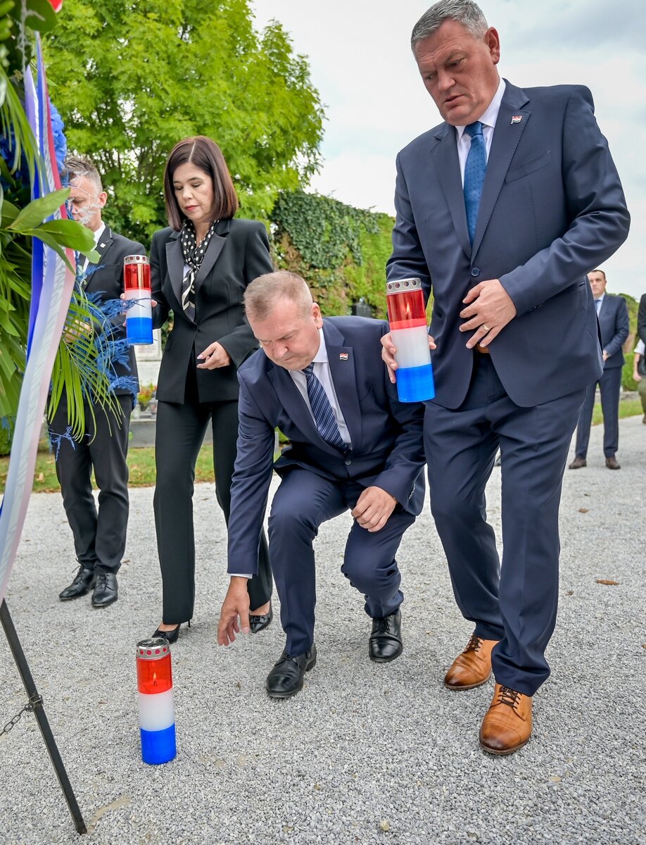 Polaganje Vijenaca (21)