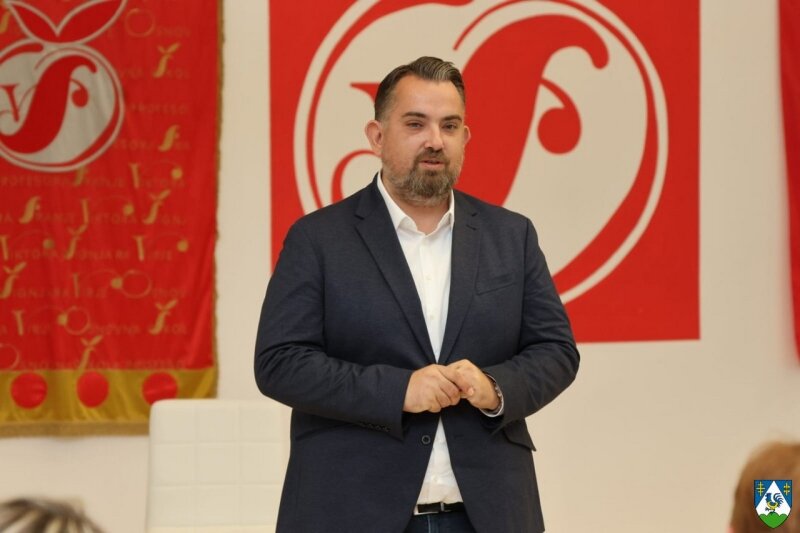 Whatsapp Image 2025 09 08 At 09.29.57 800x800 Equal