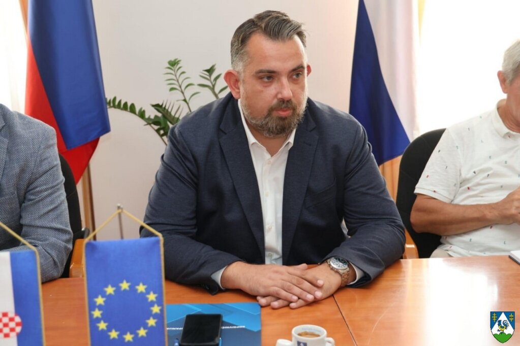 Whatsapp Image 2025 09 09 At 13.08.02 33 1024x682 Equal