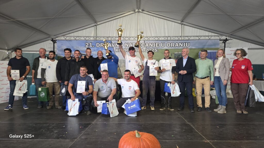 [FOTO/VIDEO] Koprivničko-križevačka županija uvjerljivi pobjednik u svim kategorijama na 21. Državnom državnom natjecanju u oranju