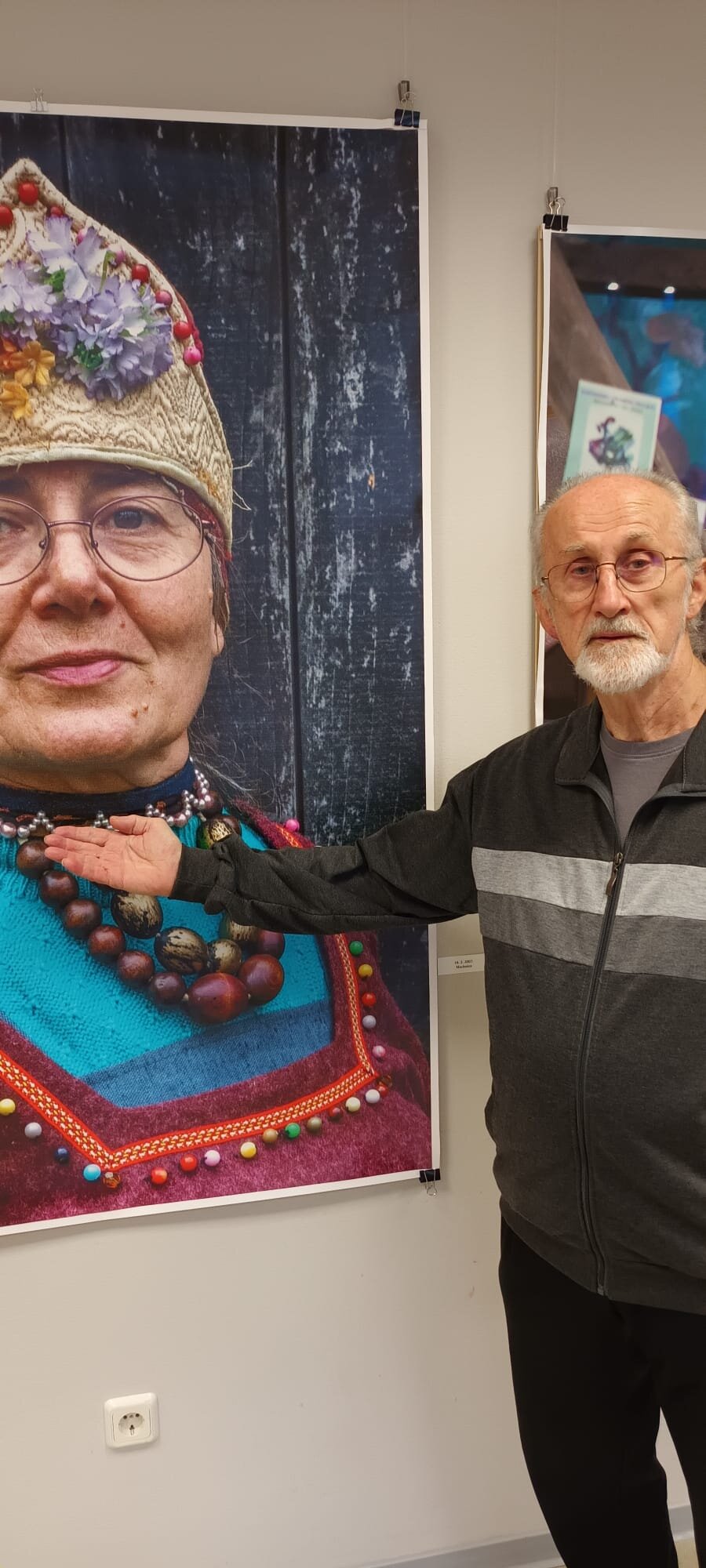 B7576560 6028 4953 B068 C588f31437e1