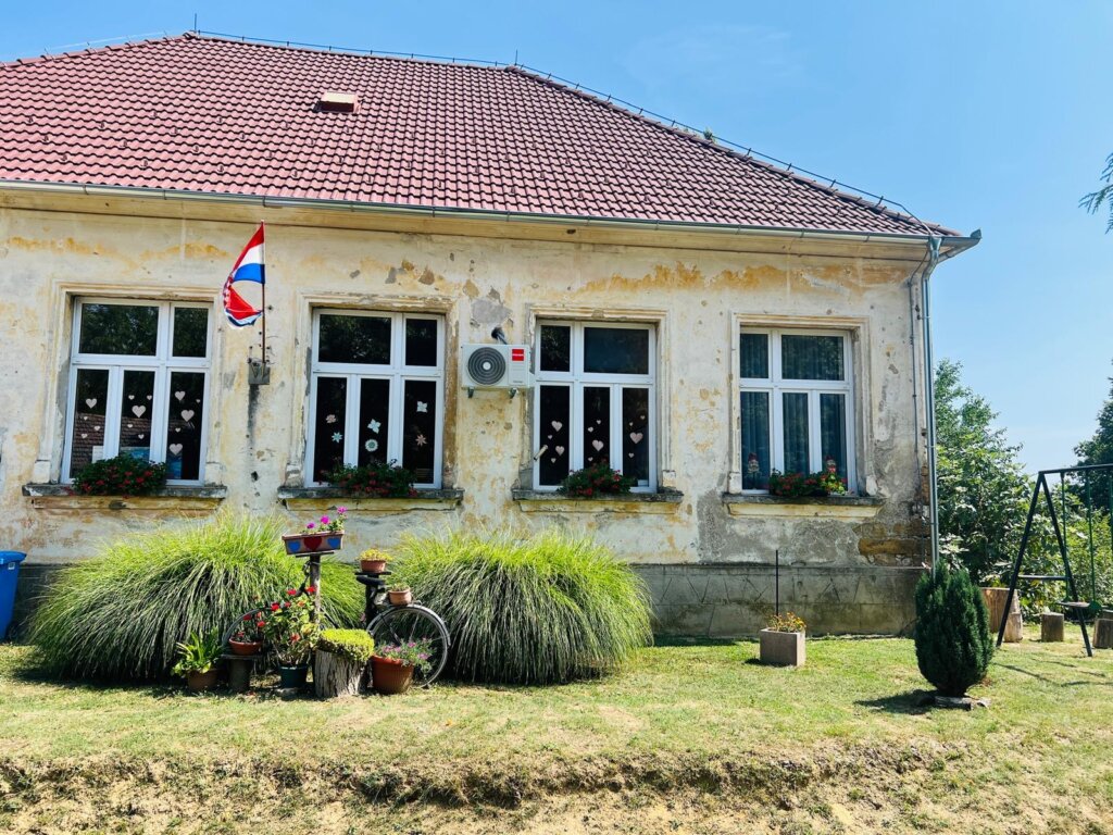 D42650e8 2335 4aa9 8e86 D82cf9180953