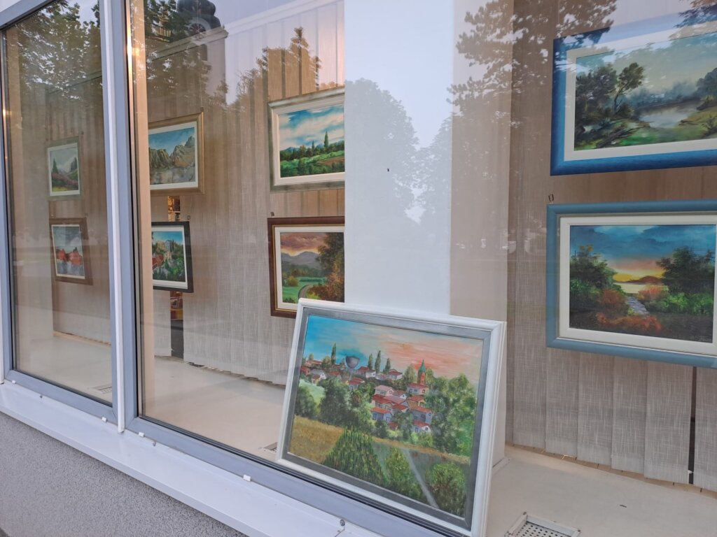 U izlozima Narodne knjižnice Vrbovec izložba slika Branka Kasunića