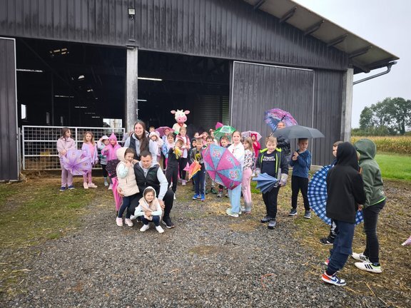 [FOTO] Na farmi obitelji Hubak obilježen Svjetski dan školskog mlijeka