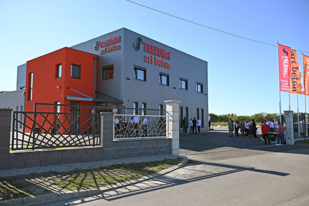 [FOTO] U Poslovnoj zoni Sračinec svečano otvoren novi prodajni centar Falkoneta