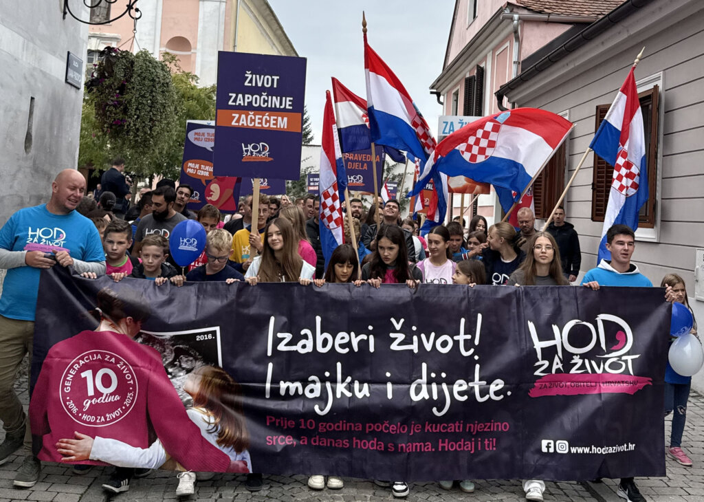 [FOTO] Hod za život, obitelj i Hrvatsku u Varaždinu