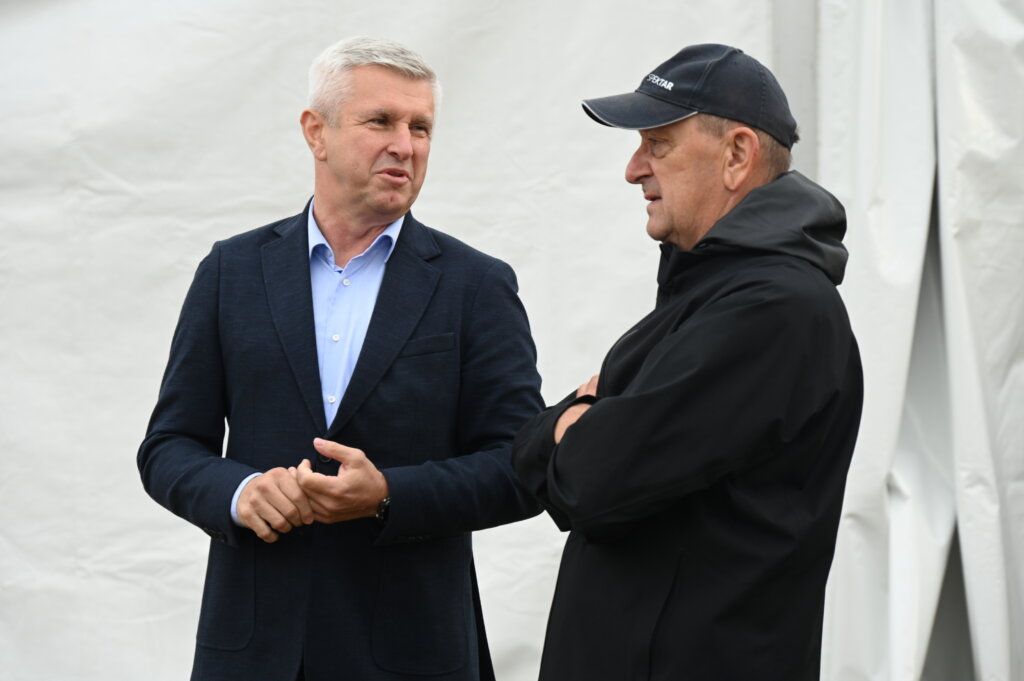 Oranje Državno 1203 (1)