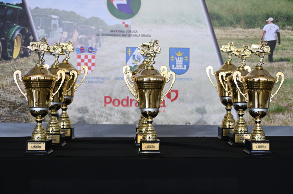 Oranje Državno 1203 (2)