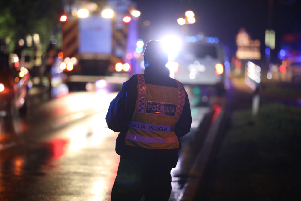 TRAGEDIJA Poginuo pješak, pregazio ga kombi