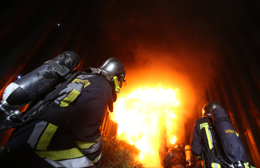 Usred noći izbio požar u obiteljskoj kući, slijedi očevid