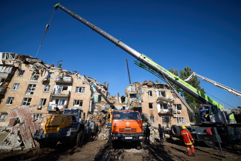 Desetero poginulih, 40 ozlijeđenih u teškom ruskom napadu na Ukrajinu