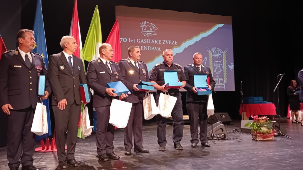 Vatrogasna zajednica Međimurske županije i predsjednik Mario Medved primili priznanja prijateljske Gasilske zveze Lendava