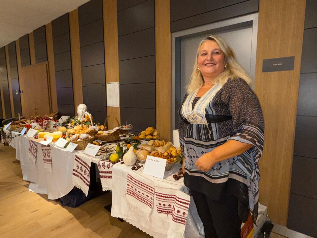 045dc725 Abe7 40b5 B6d4 Ccaf65e57094