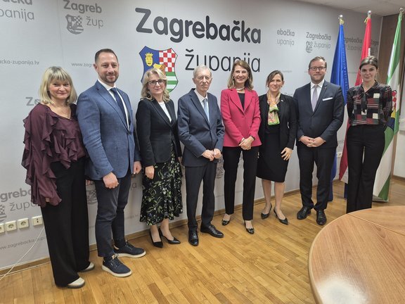 20251015 123332.jpg 648x432 Q85 Subsampling 2