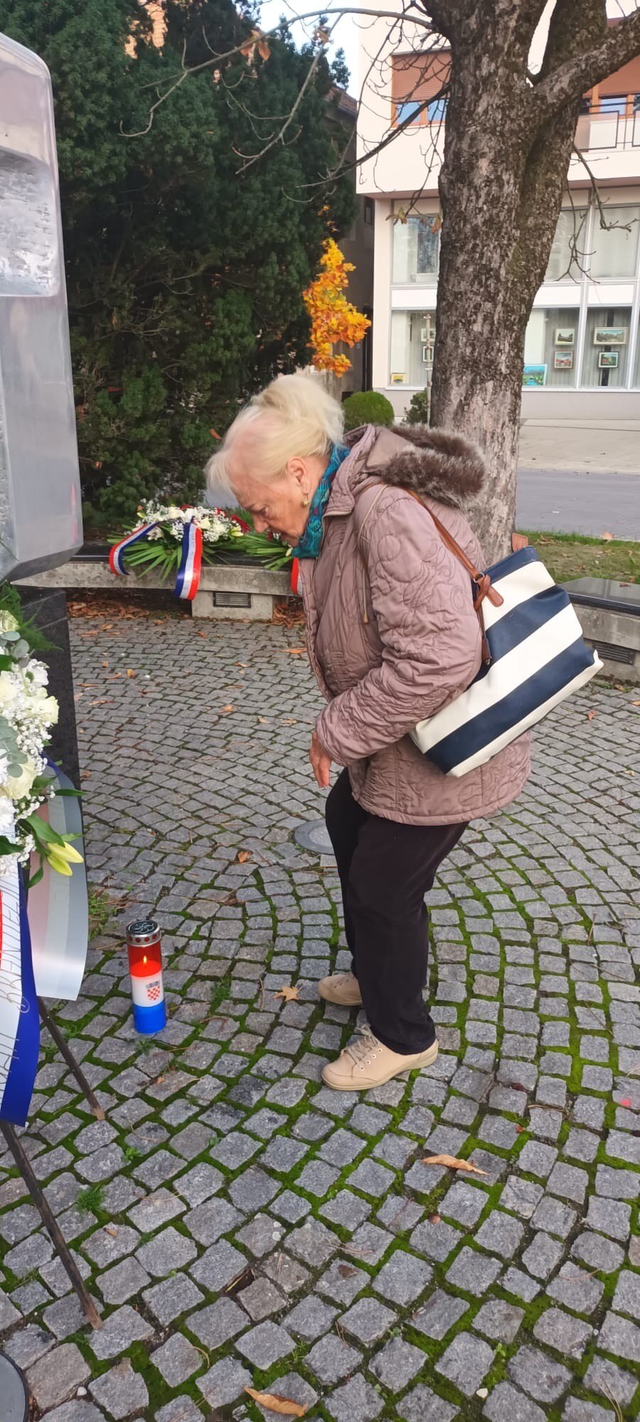 4dbe255e 9df3 4856 A94d 3a4d7583ef7e