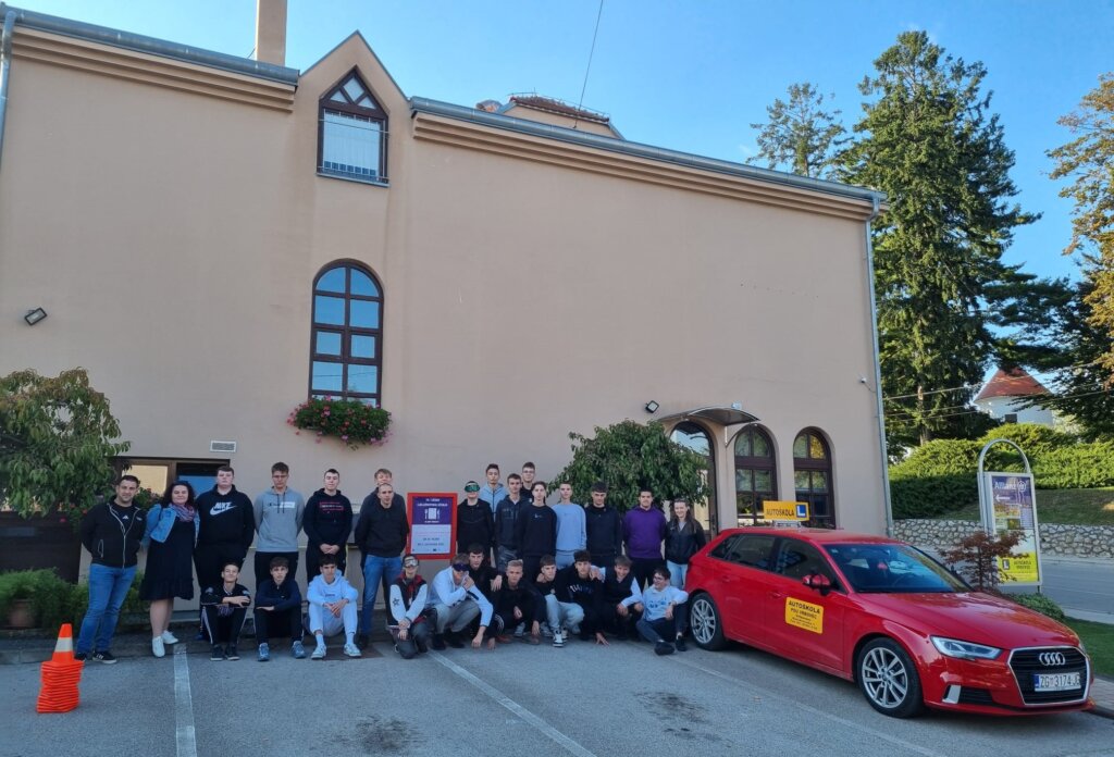 5. Naočale Istine Kako Vidi Vozač Pod Utjecajem Sredstava Ovisnosti I Umora 2 2. 10. 2025.