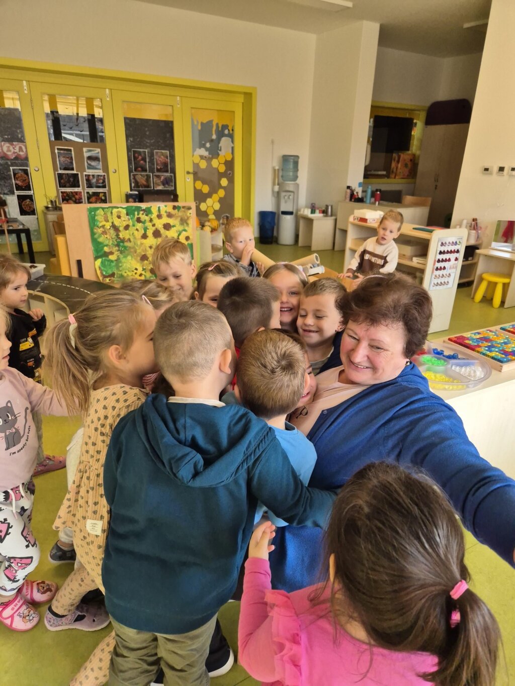 558007078 10238791275988849 3777738503690037849 N