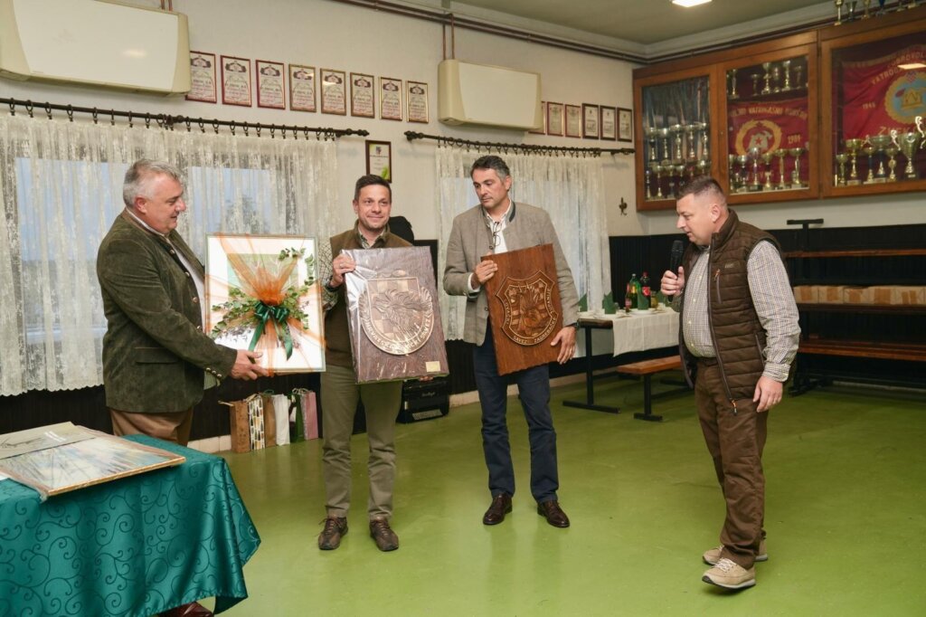 559018106 1213865404107789 6073957518697616077 N